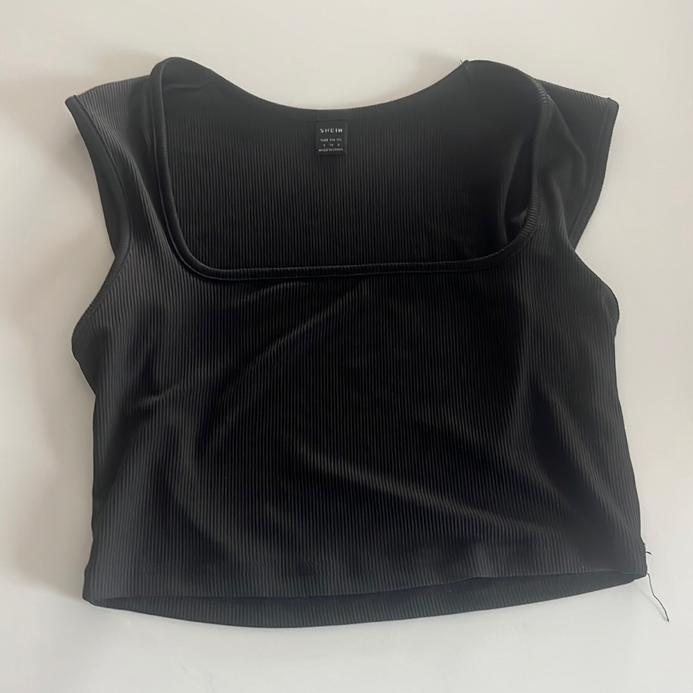 omans cute black tank top
